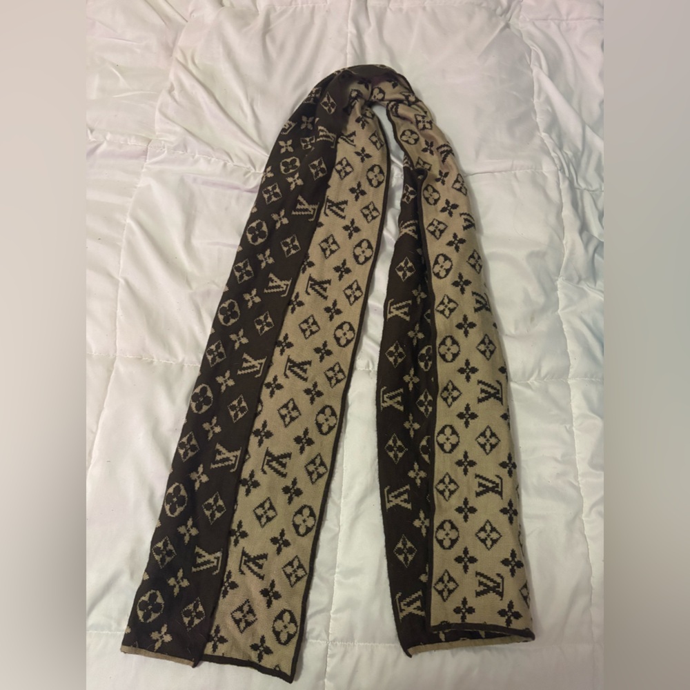 Designer Louis Vuitton LV Scarf
